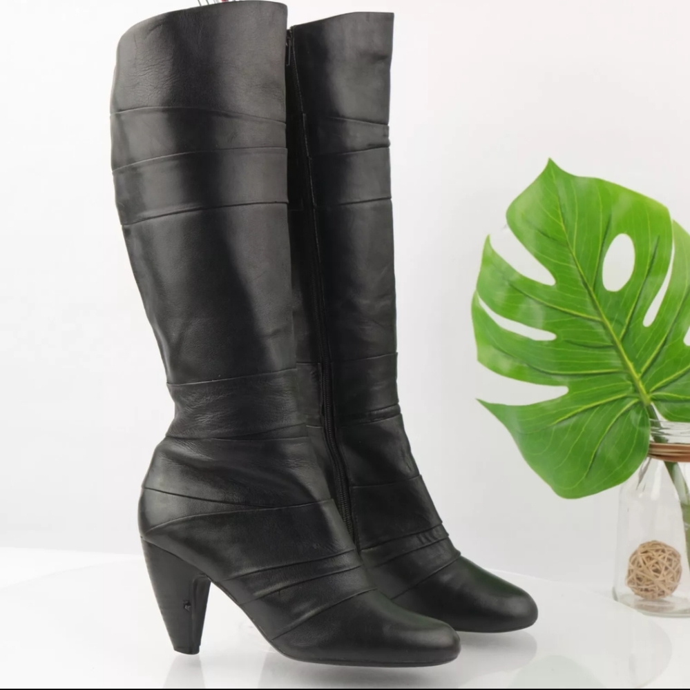 Miz Mooz Black Feist Boots 8.5